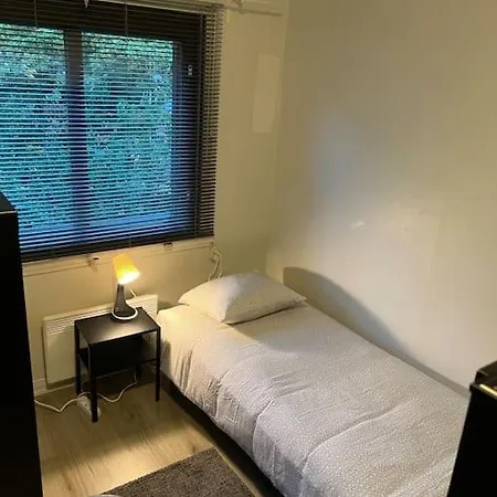 2nd Floor Near Meyer Gate. Free Parking Appartamento *